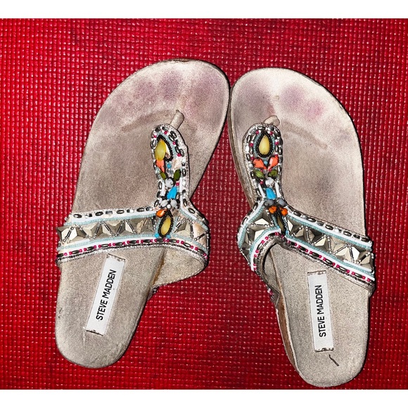 STEVE MADDEN Studded Flat Sandals - Picture 9 of 11